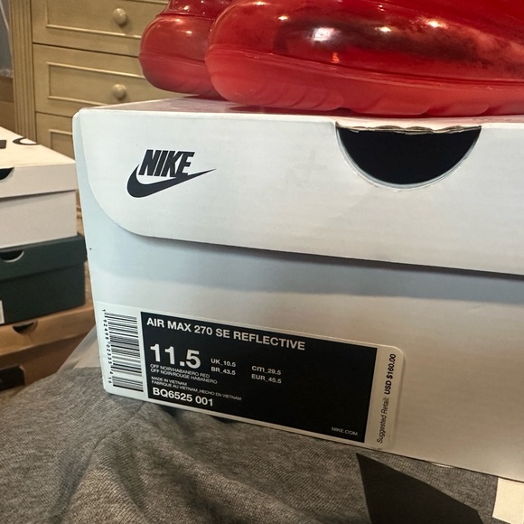 Airmax 270s Special Edition Reflective size 11.5 - Picture 3 of 4